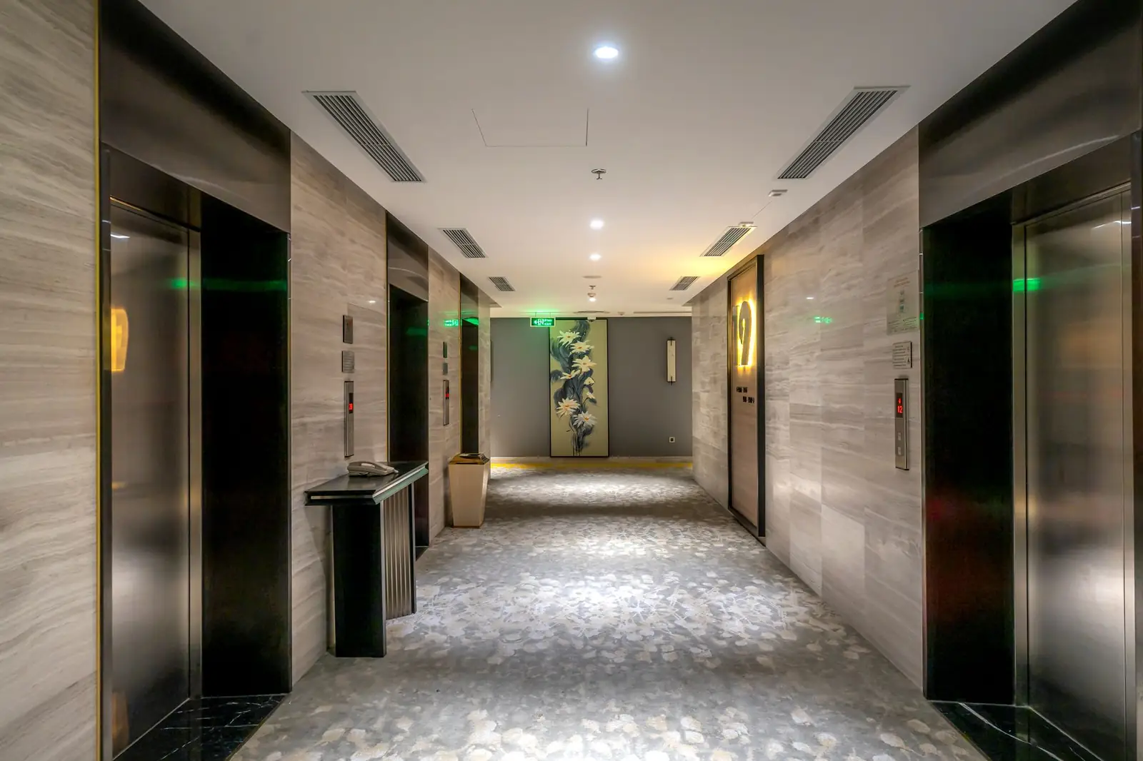 Vesoro Resort Stay interior corridor